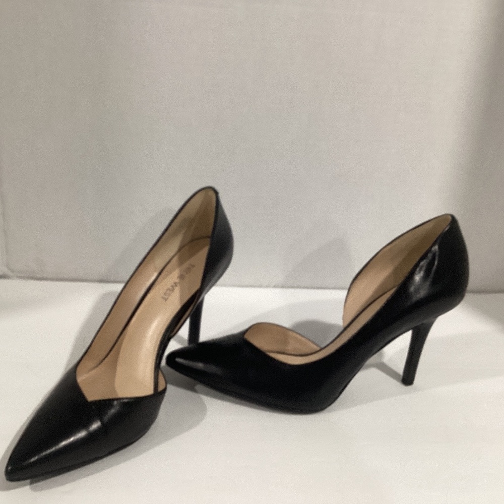 Nine West black pointy toes and stiletto heels women shoe